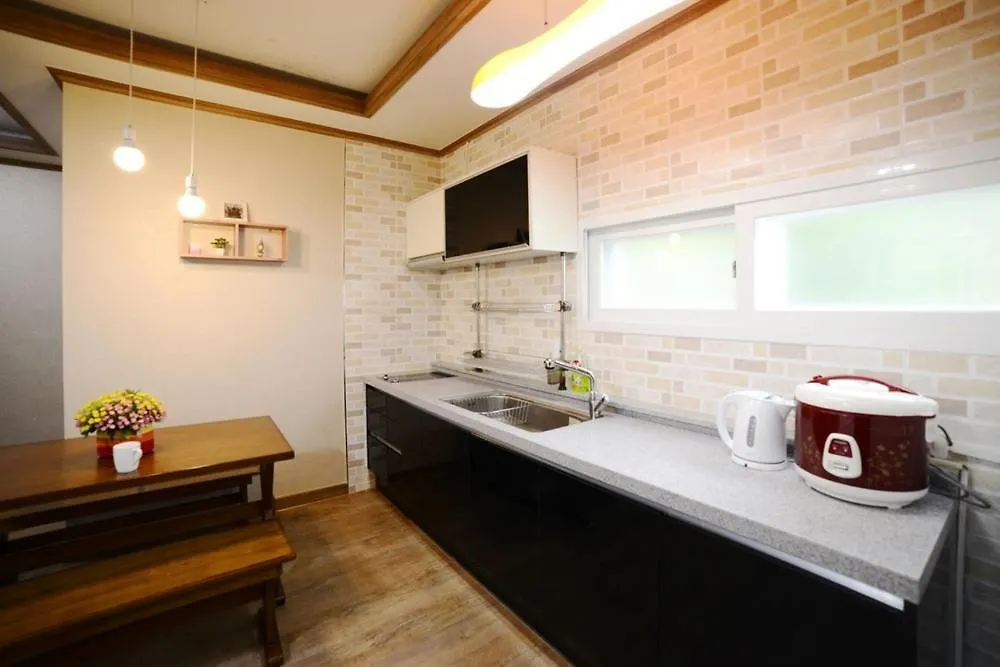 *** Wisma tamu Poem Pension Incheon Korsel