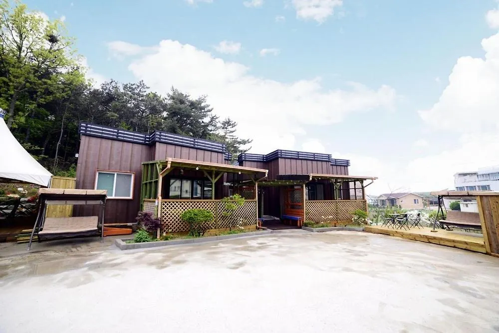 Poem Pension Incheon Korsel