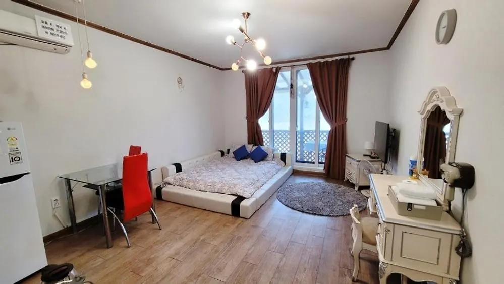 Poem Pension Incheon 3*,  Korsel